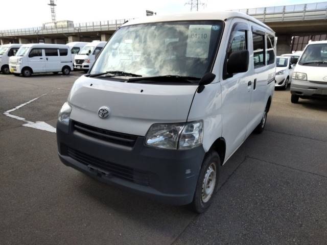 4110 TOYOTA TOWN ACE VAN S412M 2018 г. (LUM Nagoya Nyusatsu)